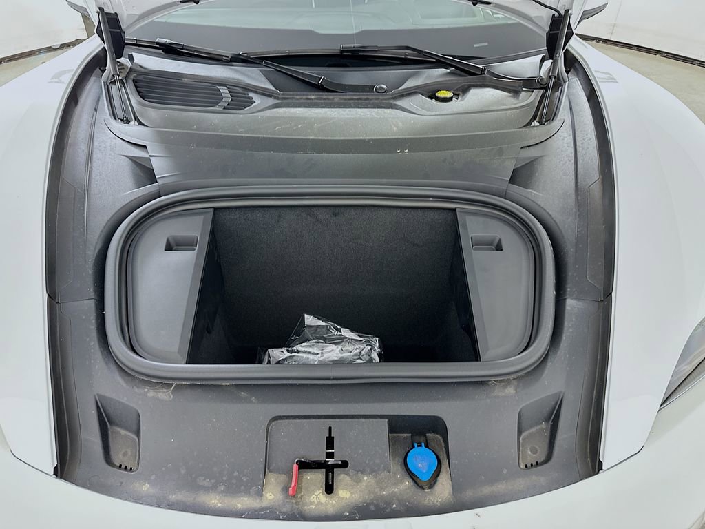 New 2025 Porsche Taycan 4S image 32