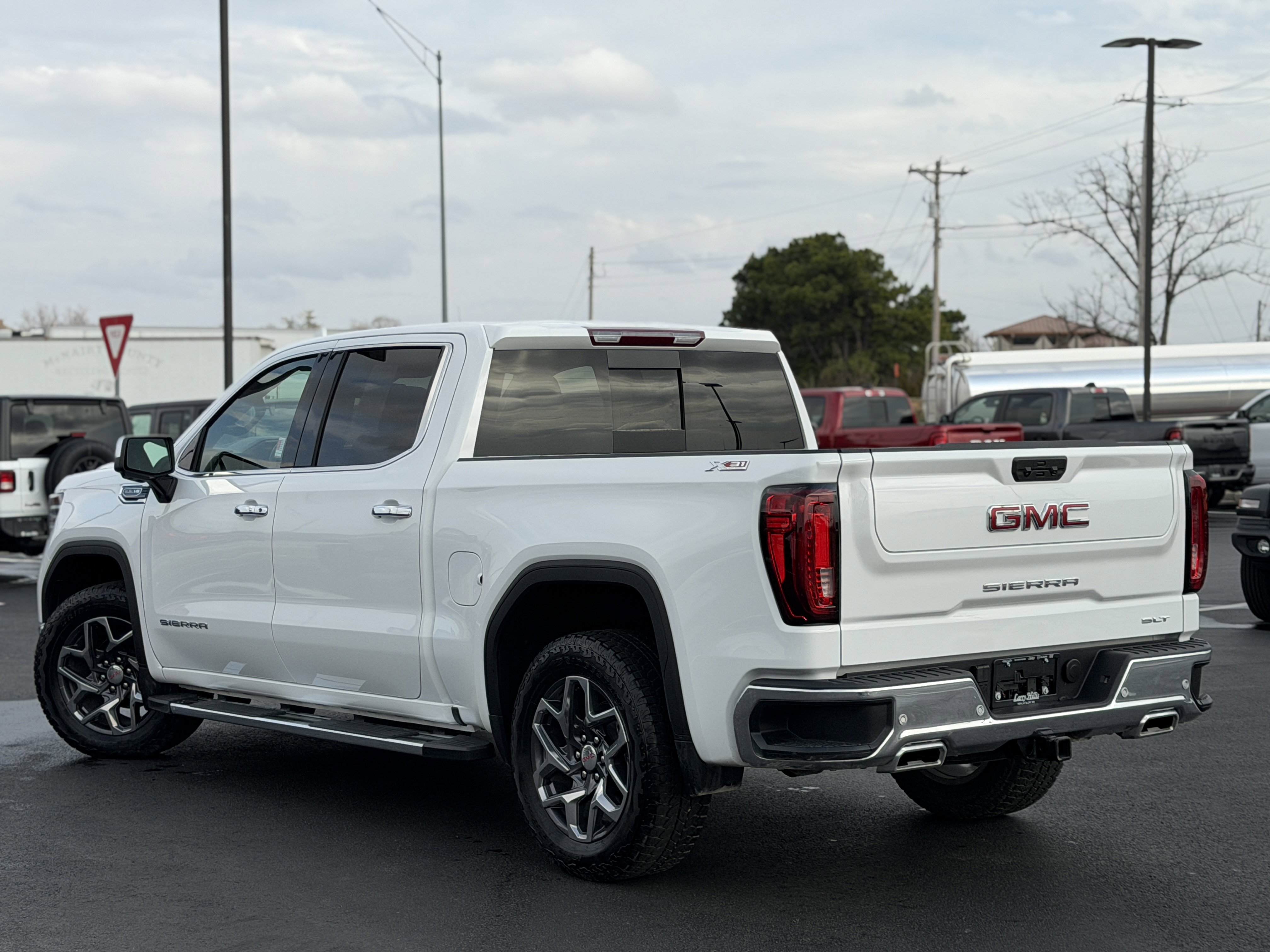 Used 2025 GMC Sierra 1500 SLT w/ SLT Premium Plus Package image 7