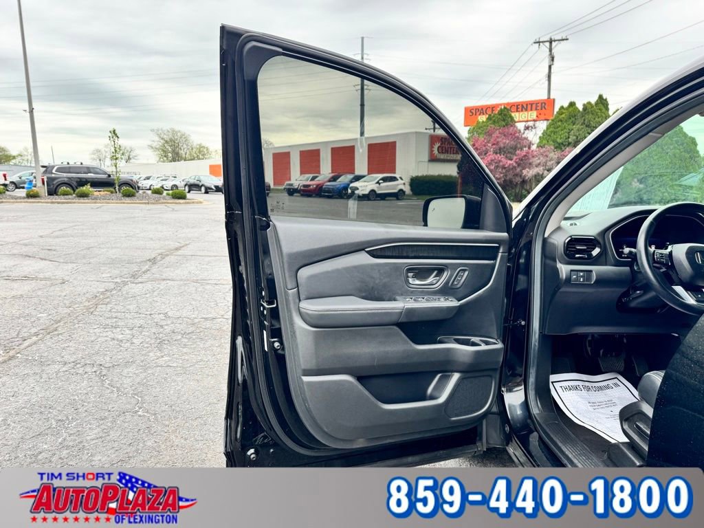 Used 2025 Honda Pilot Elite image 44