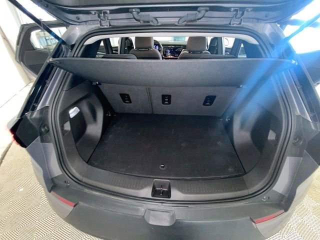 Used 2023 Chevrolet Bolt EUV LT FWD image 11