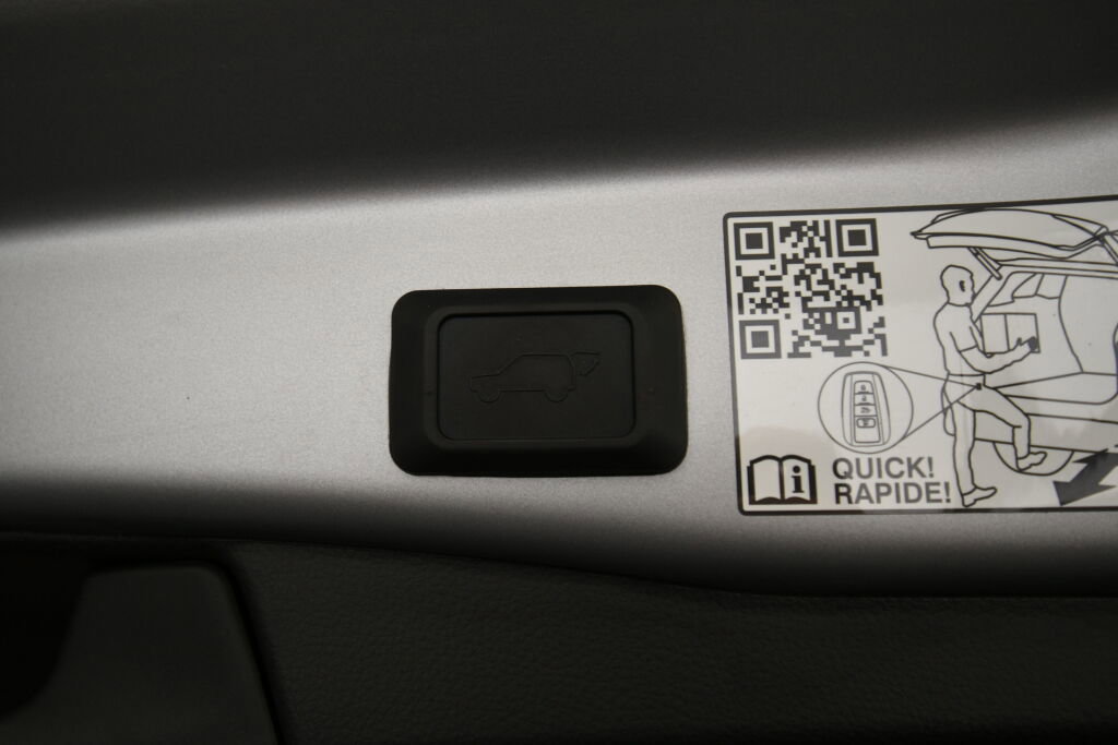 Used 2022 Toyota RAV4 XSE image 30