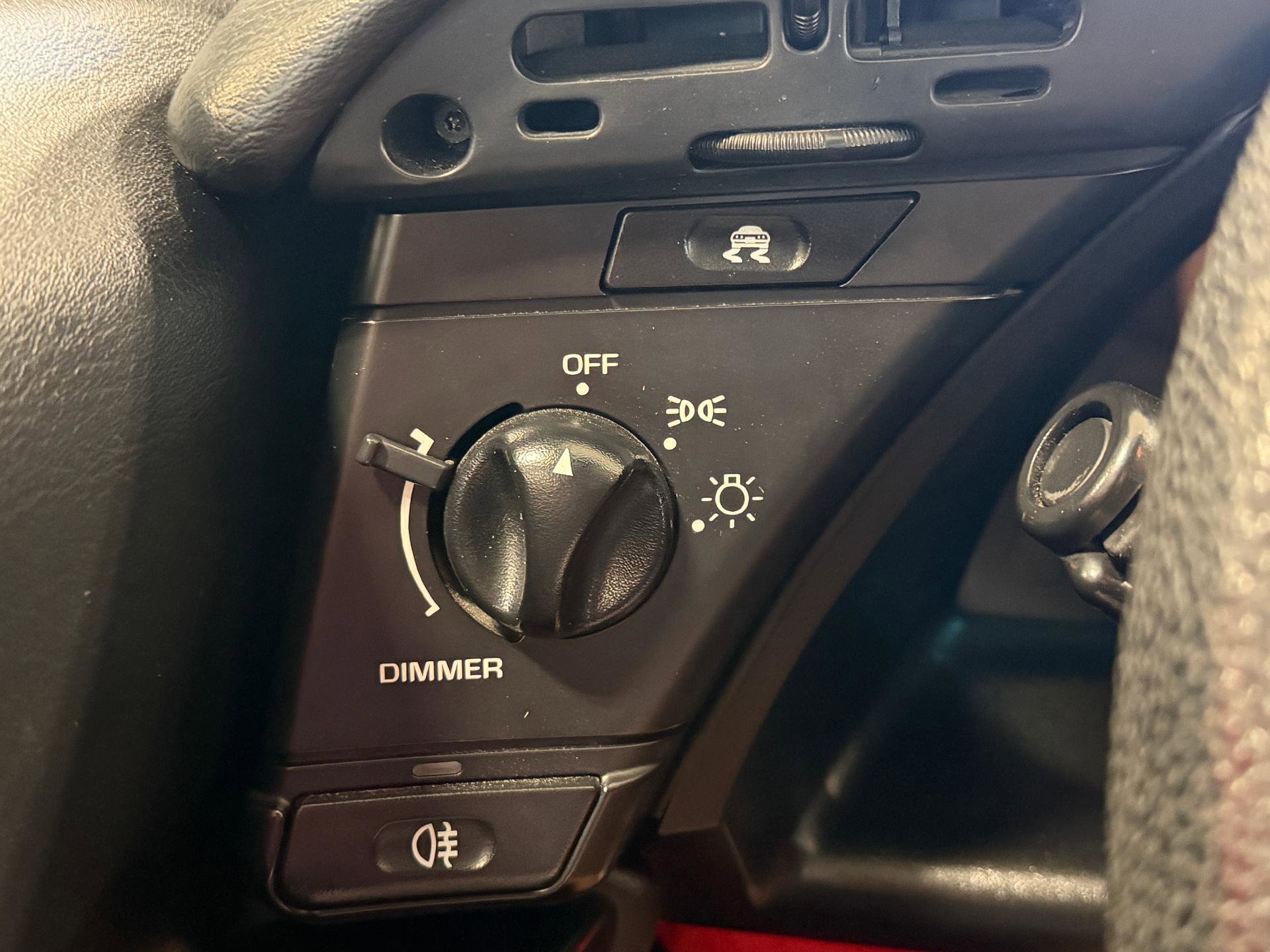 Used 1995 Chevrolet Corvette Coupe image 11