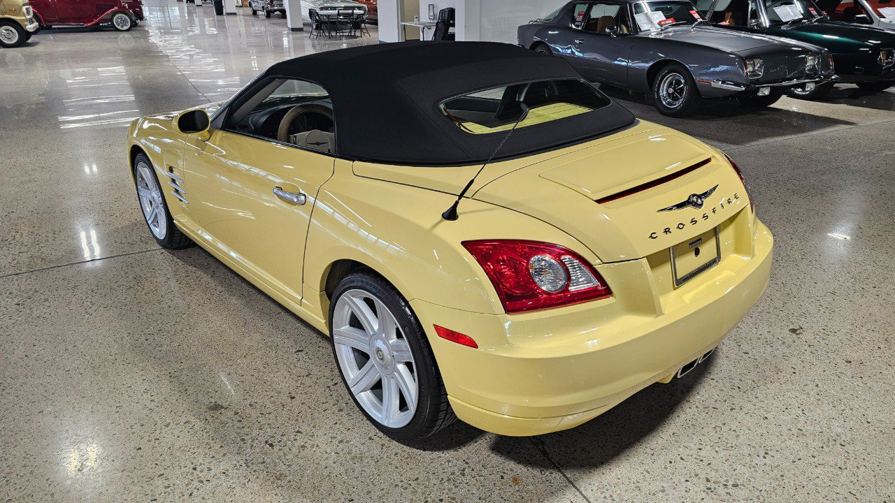 Used 2005 Chrysler Crossfire Limited image 3