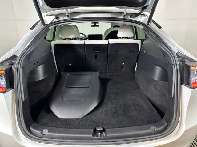 Used 2021 Tesla Model Y Long Range image 25