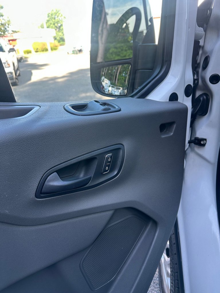 Used 2023 Ford E-Transit Medium Roof RWD image 9