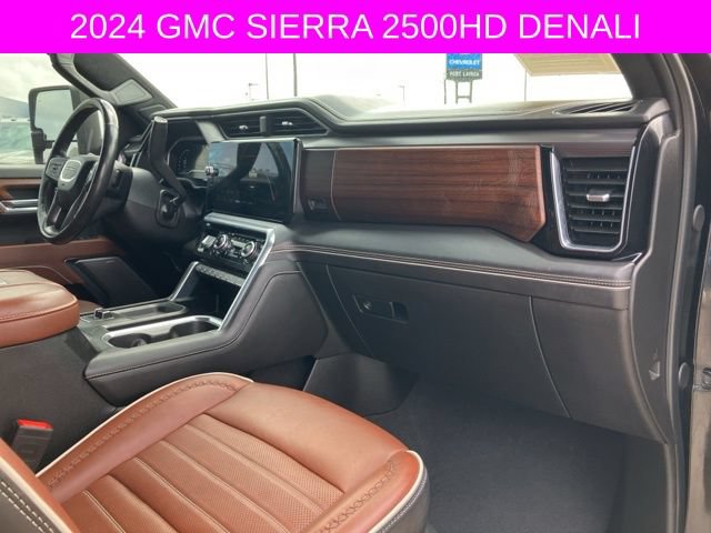 Used 2024 GMC Sierra 2500 Denali Ultimate AWD/4WD image 13
