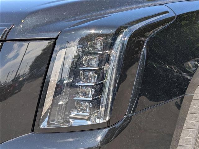 Used 2017 Cadillac Escalade ESV Platinum RWD image 2