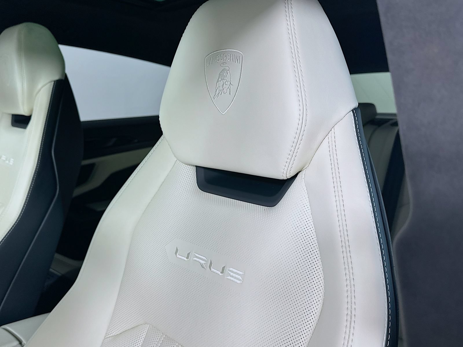 Used 2024 Lamborghini Urus S AWD/4WD image 41