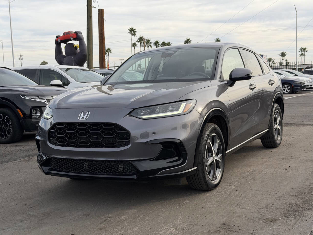 Used 2023 Honda HR-V EX-L image 2