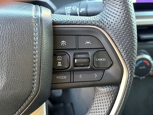 Used 2025 Toyota Tacoma TRD Off-Road image 31