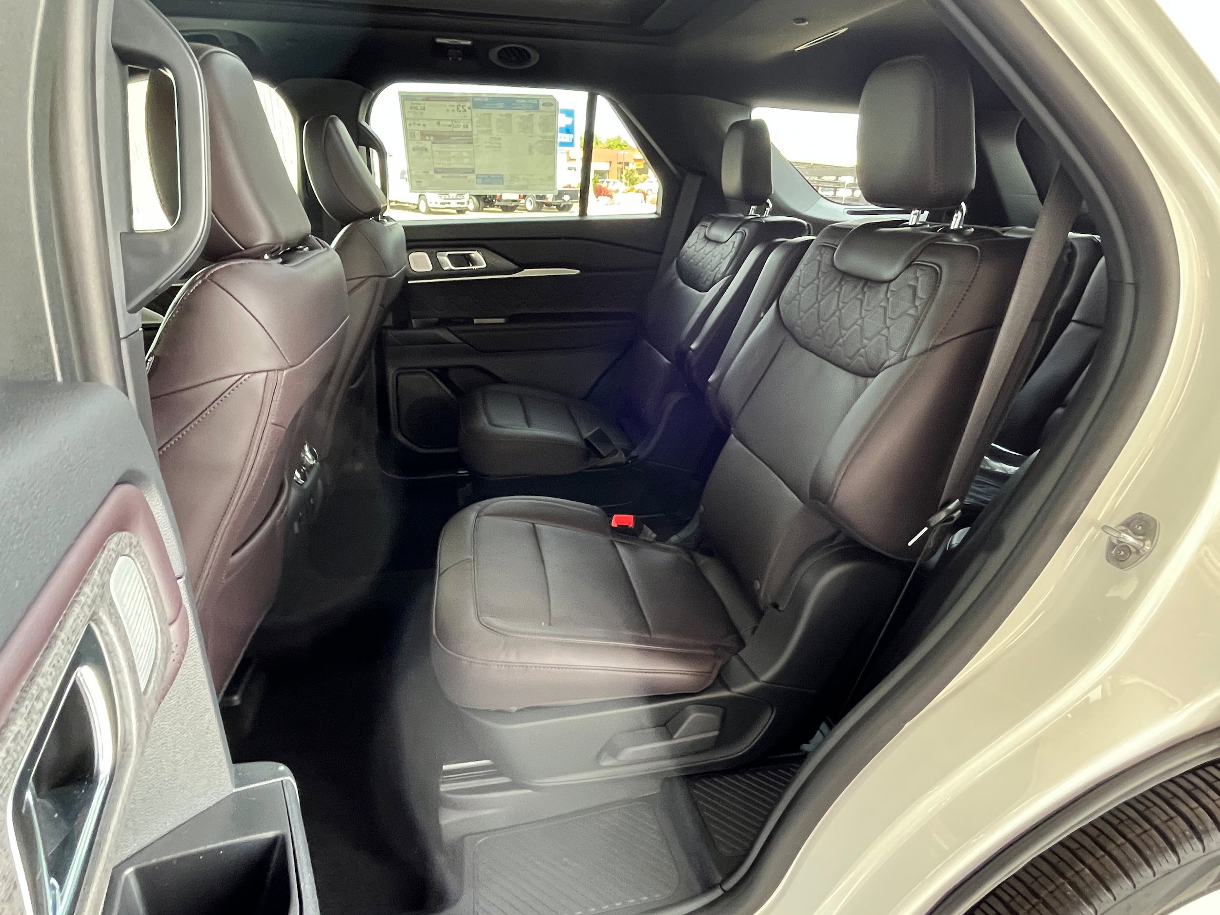 New 2026 Ford Explorer Platinum w/ LUX Leather Package AWD/4WD image 7
