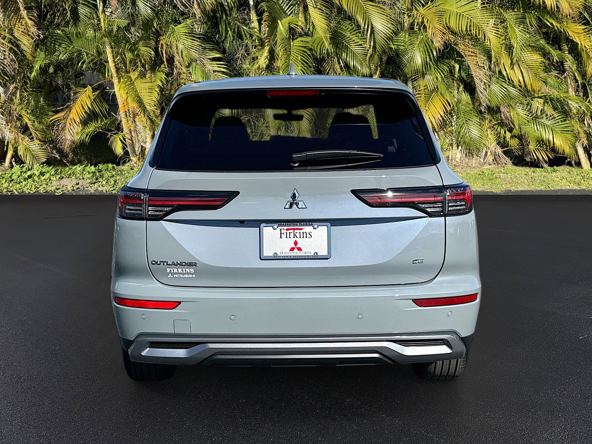 New 2026 Mitsubishi Outlander SE image 4