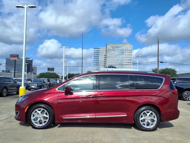 Used 2017 Chrysler Pacifica Touring-L Plus w/ Advanced Safetytec Group FWD image 24