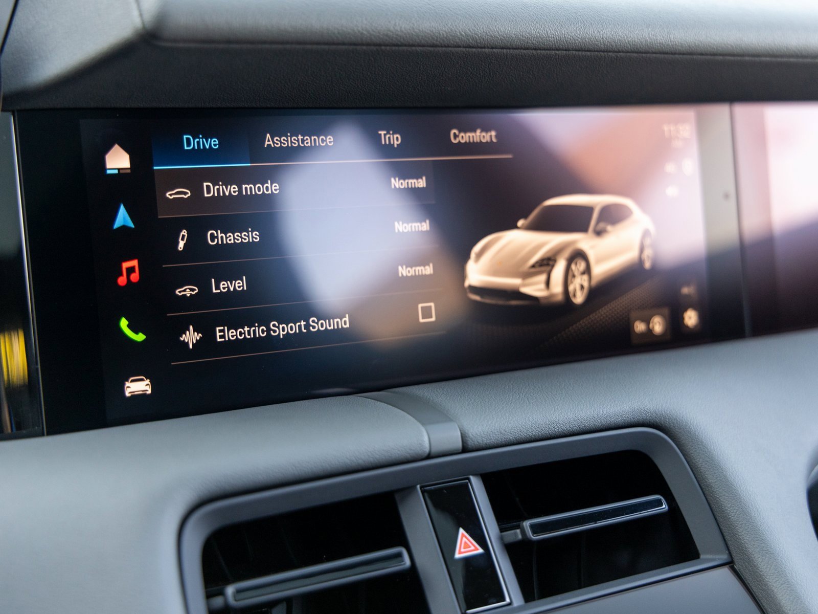 Used 2025 Porsche Taycan 4S image 38