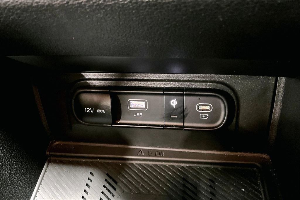 Used 2023 Kia Sportage EX image 30