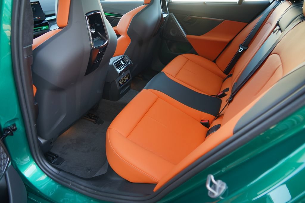 New 2027 BMW M5 Touring AWD/4WD image 33