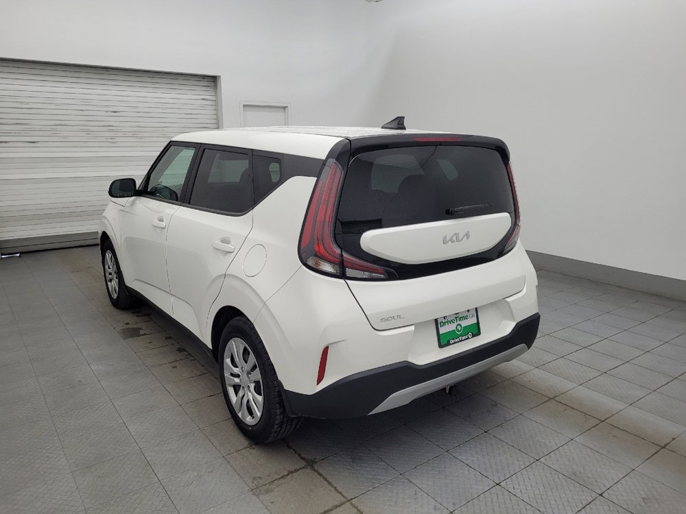 Used 2023 Kia Soul LX image 5
