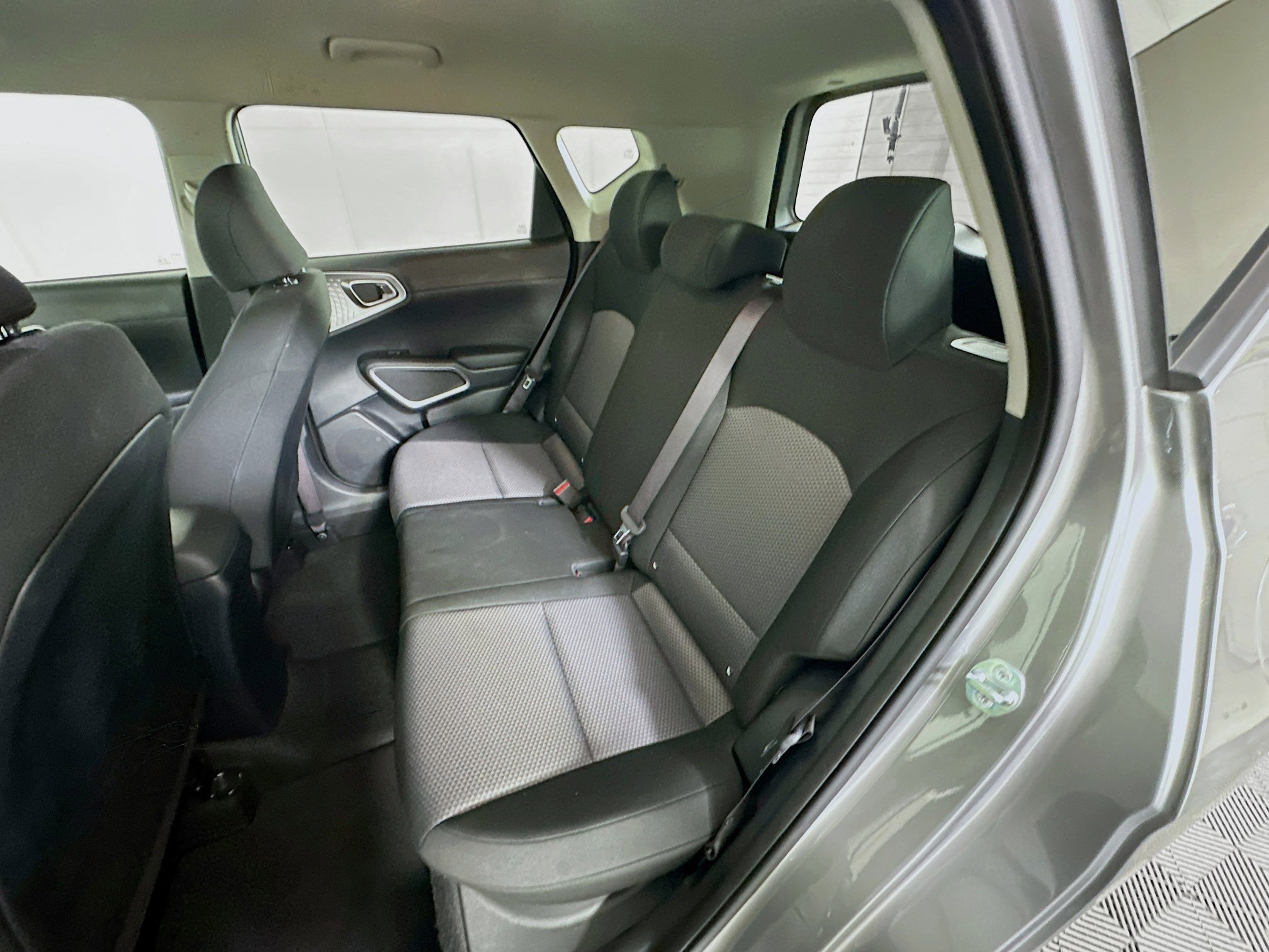 Used 2025 Kia Soul LX w/ LX Technology Package FWD image 26