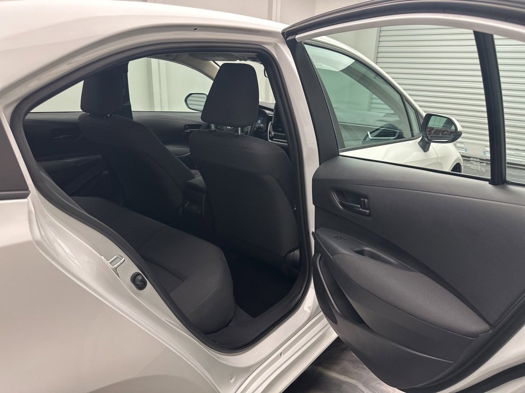 Used 2023 Toyota Corolla LE image 7