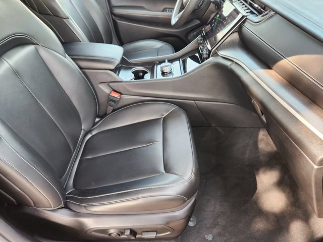 Certified 2024 Jeep Grand Cherokee Limited AWD/4WD image 13