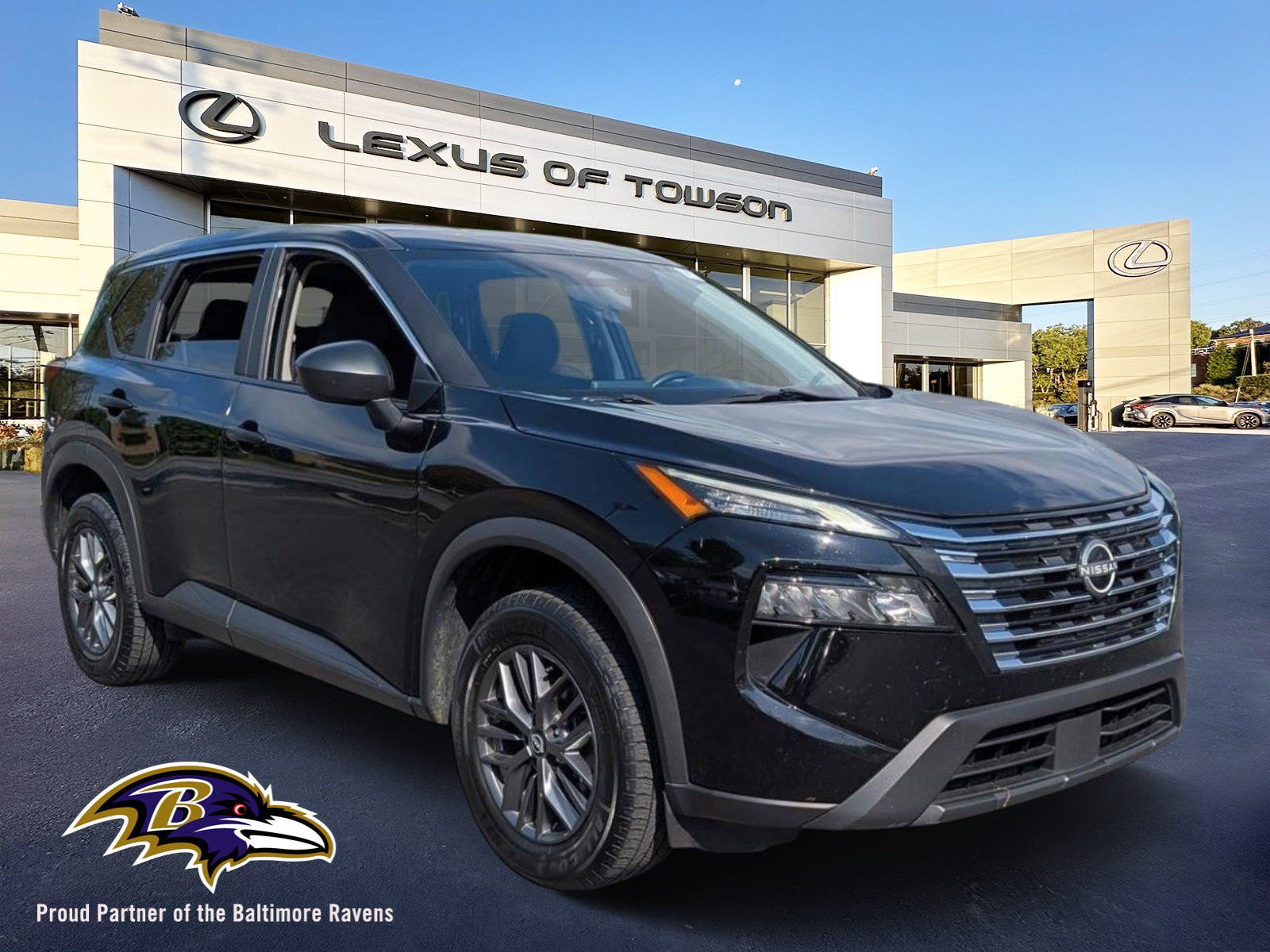 Used 2024 Nissan Rogue S AWD/4WD image 1