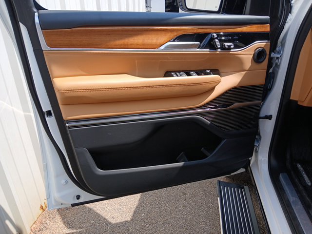 Used 2024 Jeep Grand Wagoneer Series III w/ Rear Seat Video Group 1 AWD/4WD image 67