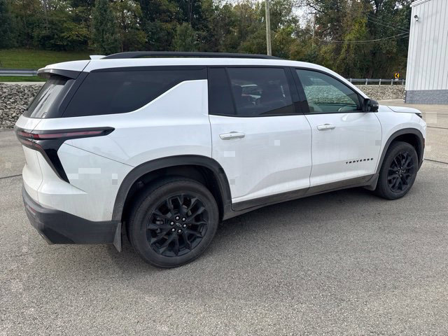 Used 2025 Chevrolet Traverse LT w/ Midnight/Sport Edition AWD/4WD image 5