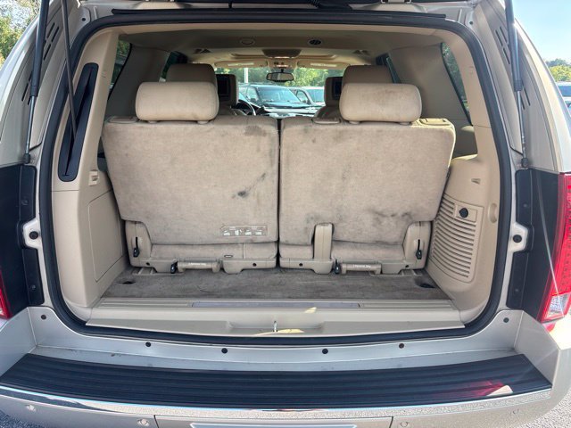 Used 2012 Cadillac Escalade Luxury AWD/4WD image 10