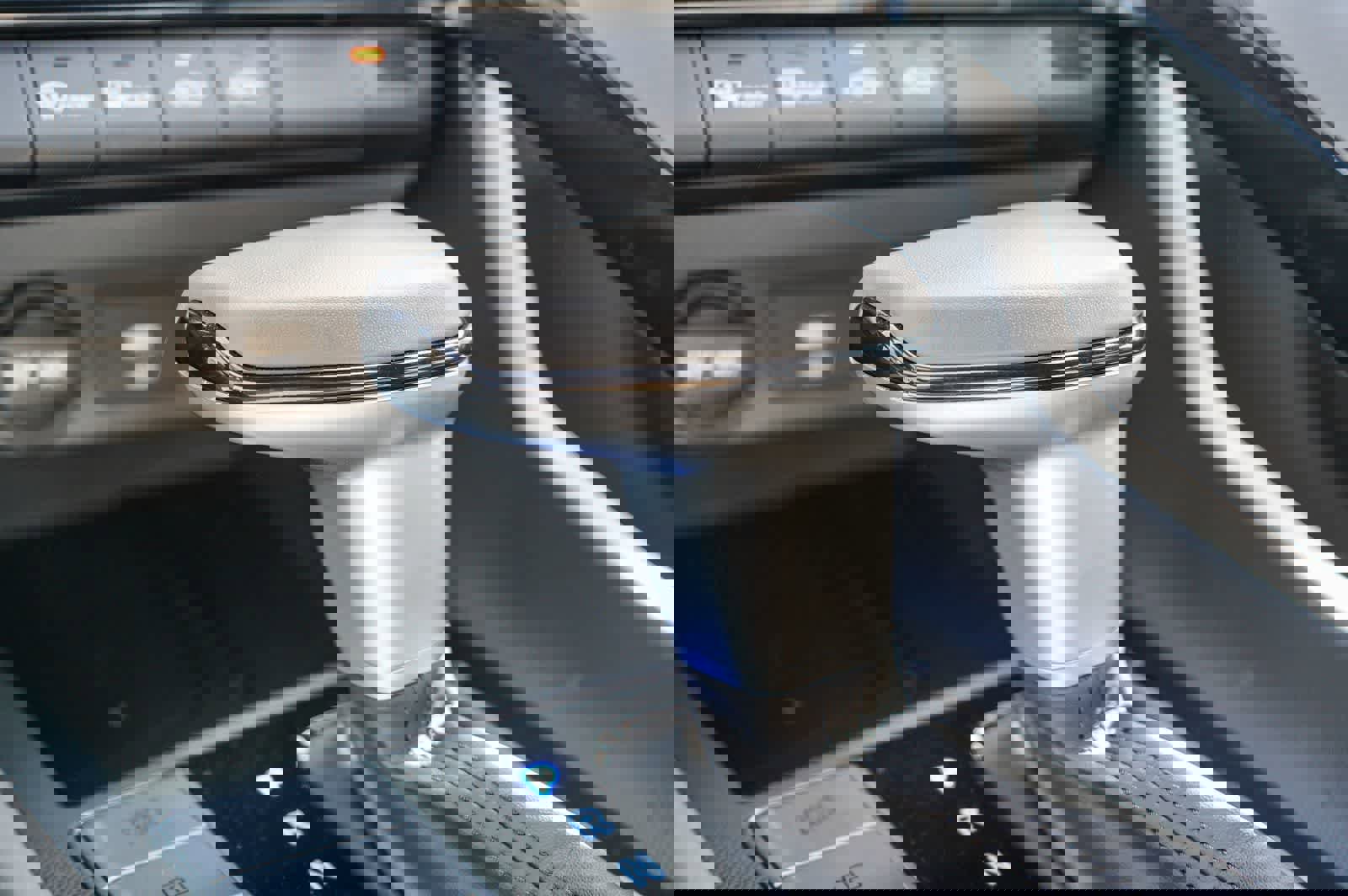 Certified 2025 Hyundai Elantra SEL image 27