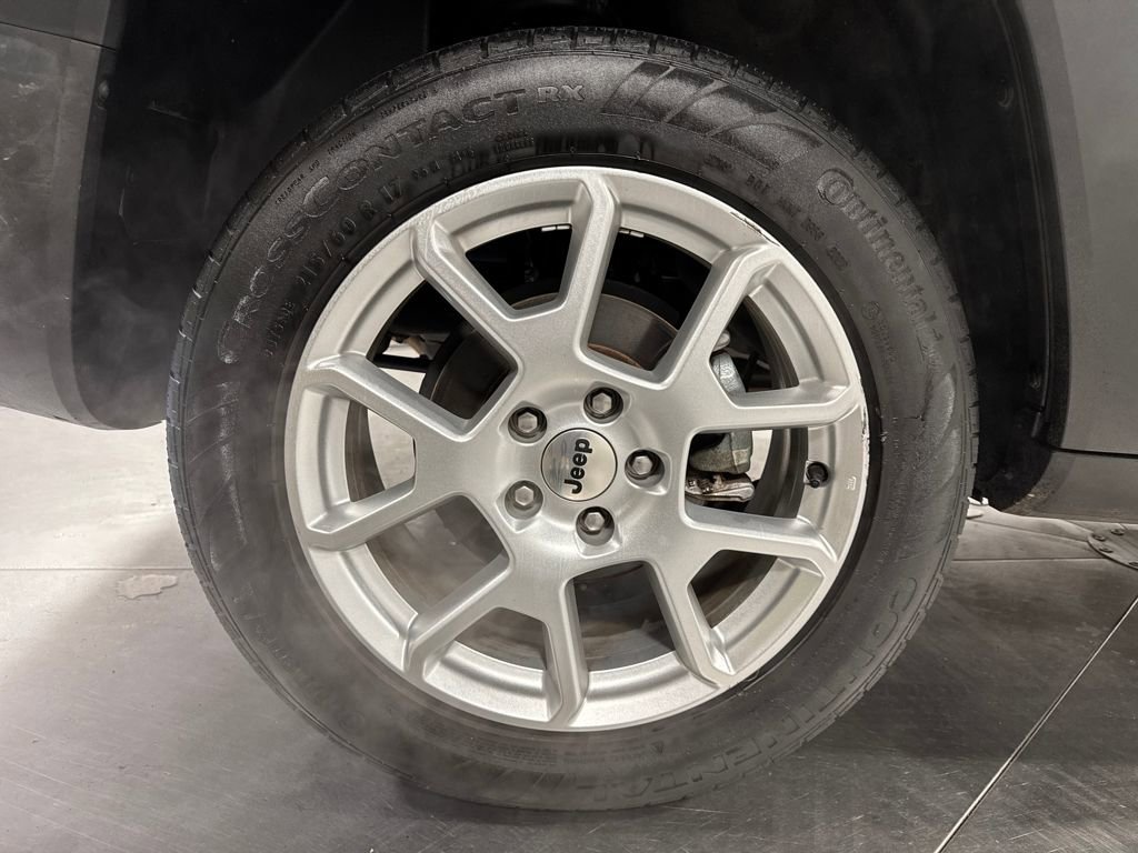 Used 2022 Jeep Renegade Latitude w/ Convenience Group AWD/4WD image 19
