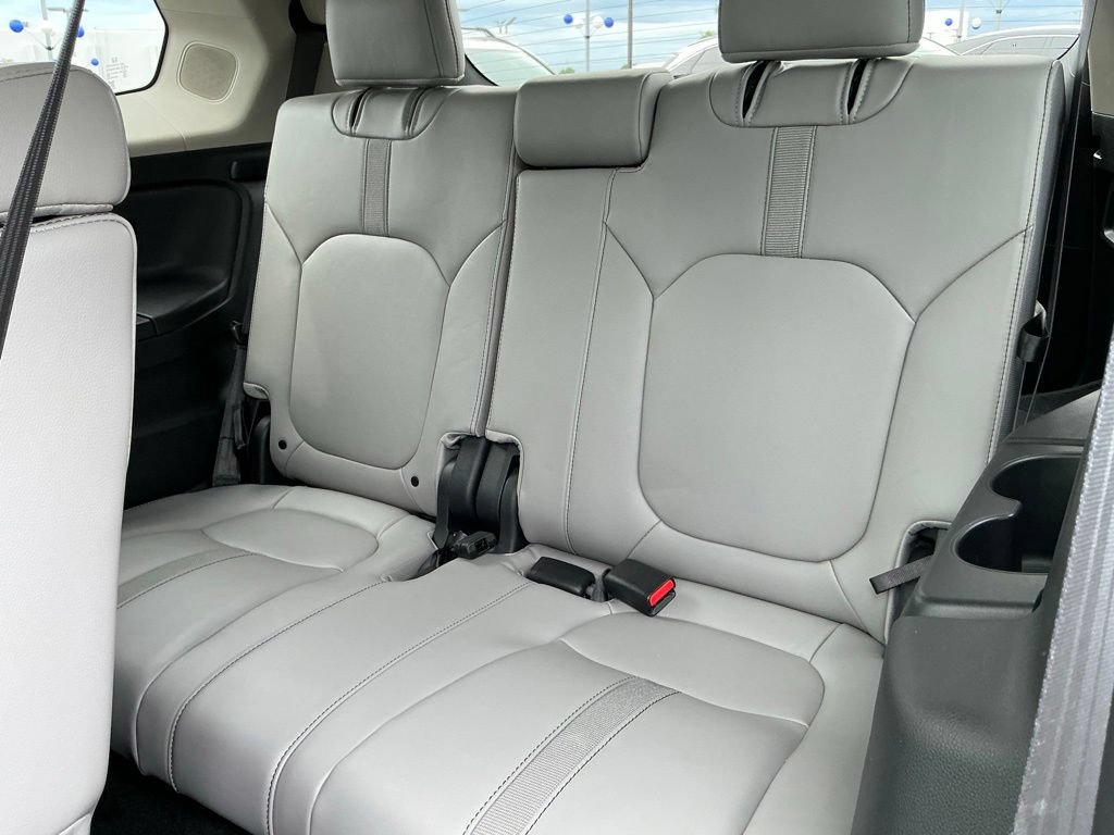 Used 2025 Honda Pilot Touring image 18