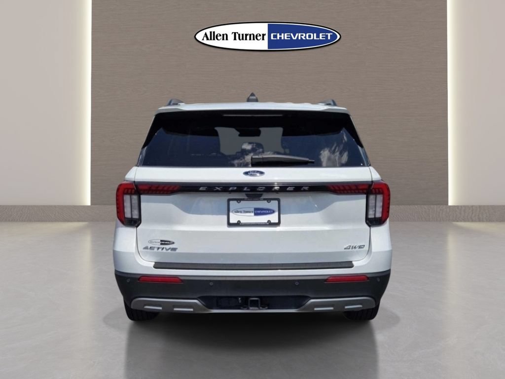 Used 2025 Ford Explorer Active w/ Active Comfort Package AWD/4WD image 7