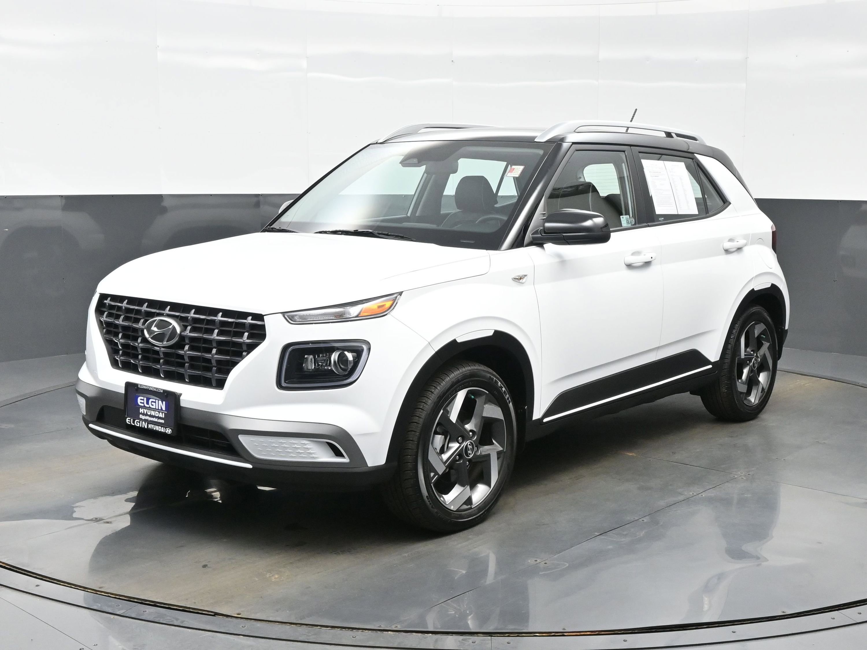 Certified 2025 Hyundai Venue Limited image 2