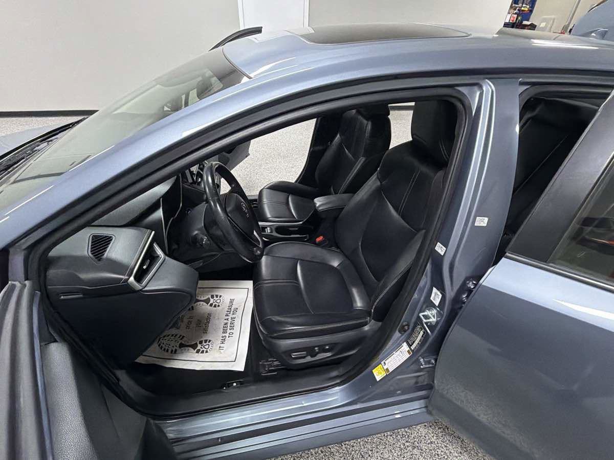 Used 2020 Toyota Corolla XLE w/ Carpet Mat Package (TMS) FWD image 11