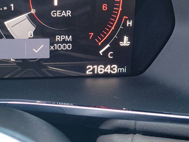 Used 2024 GMC Canyon Denali image 21