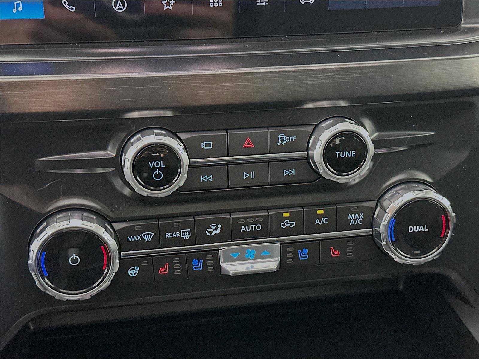 New 2026 Ford F250 Lariat w/ Black Appearance Package AWD/4WD image 18