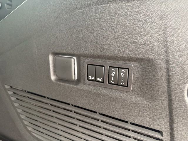 New 2026 GMC Yukon XL Denali w/ Denali Reserve Package image 41