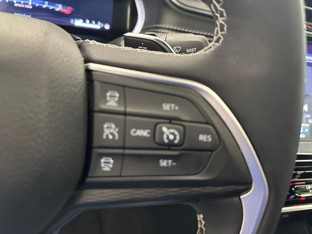 Used 2023 Jeep Grand Cherokee Altitude AWD/4WD image 28