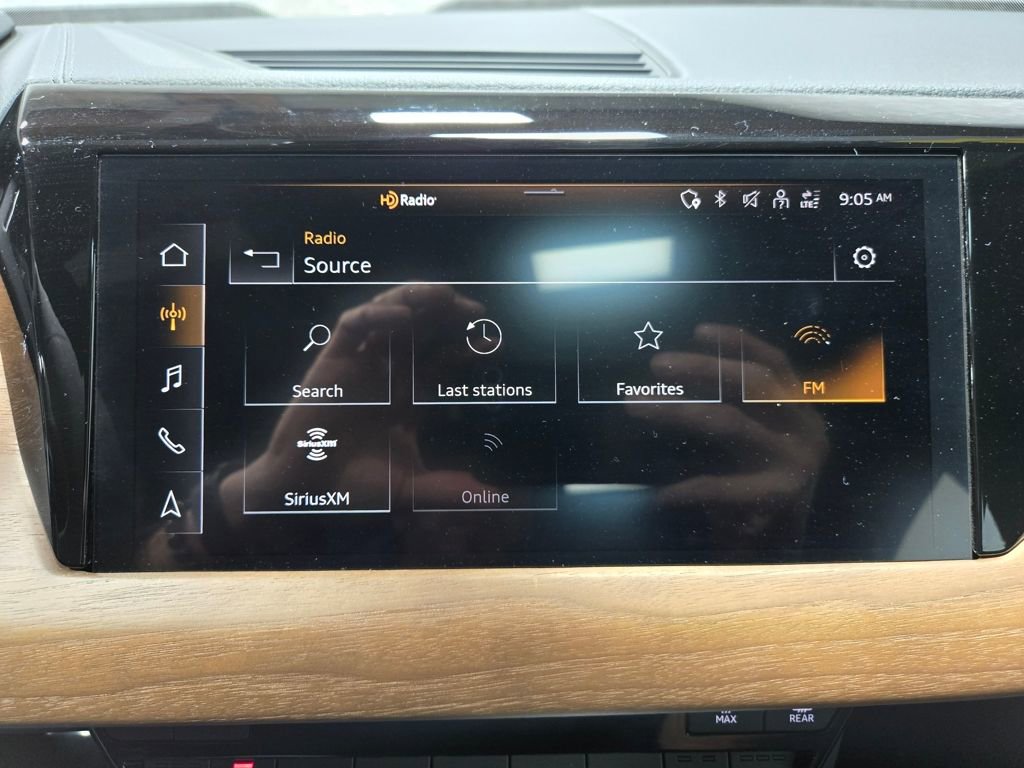 Used 2022 Audi e-tron GT Premium Plus image 23