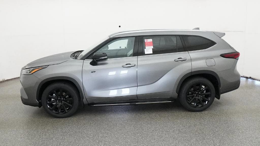 Certified 2026 Toyota Highlander Limited AWD/4WD image 12