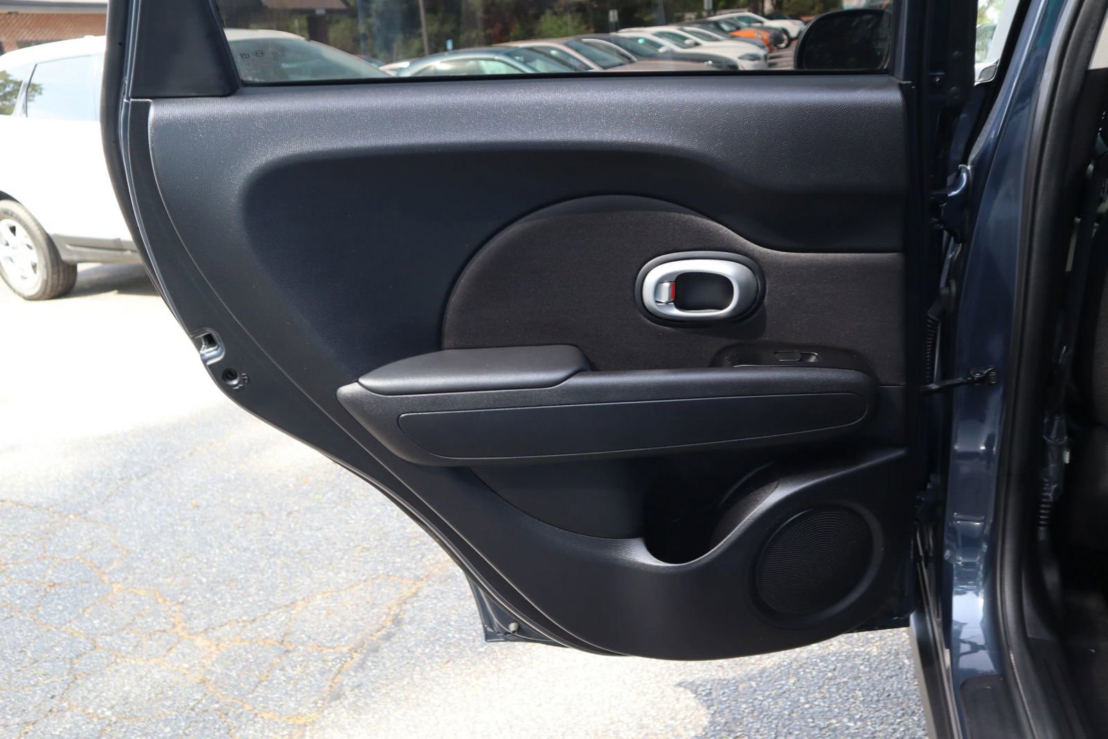 Used 2016 Kia Soul + FWD image 11