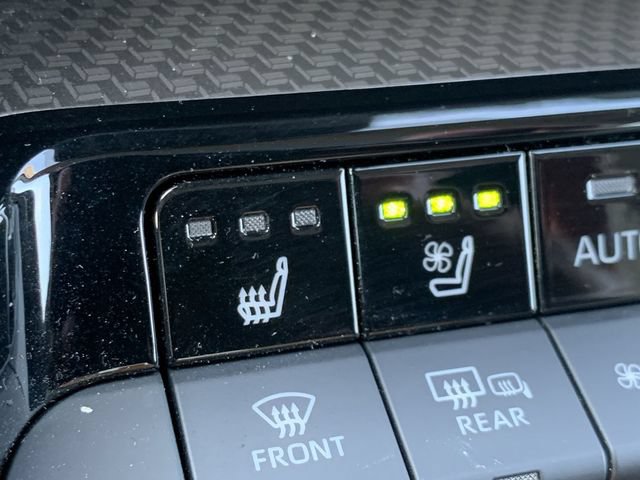 Certified 2024 Toyota Prius Limited w/ Limited Premium Package FWD image 28