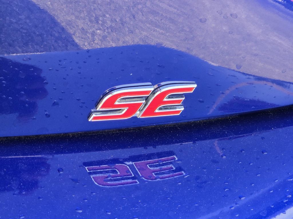 Used 2025 Toyota Corolla SE w/ SE Package image 11