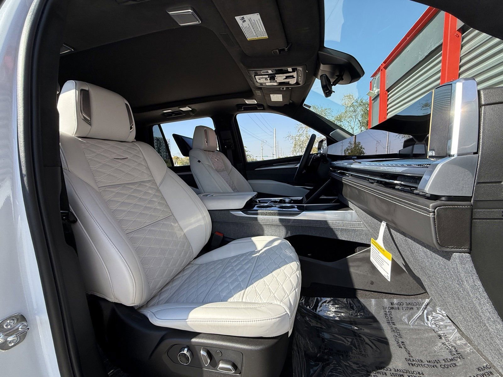 Used 2026 Cadillac Escalade V w/ LPO, ONYX Package image 21