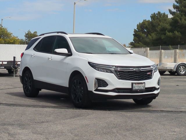 Used 2022 Chevrolet Equinox RS w/ RS Leather Package FWD image 2