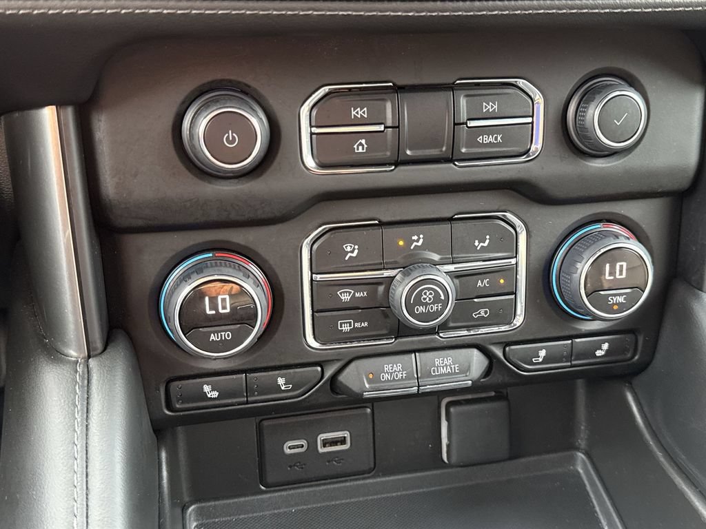 Used 2023 Chevrolet Tahoe LT w/ Luxury Package AWD/4WD image 17
