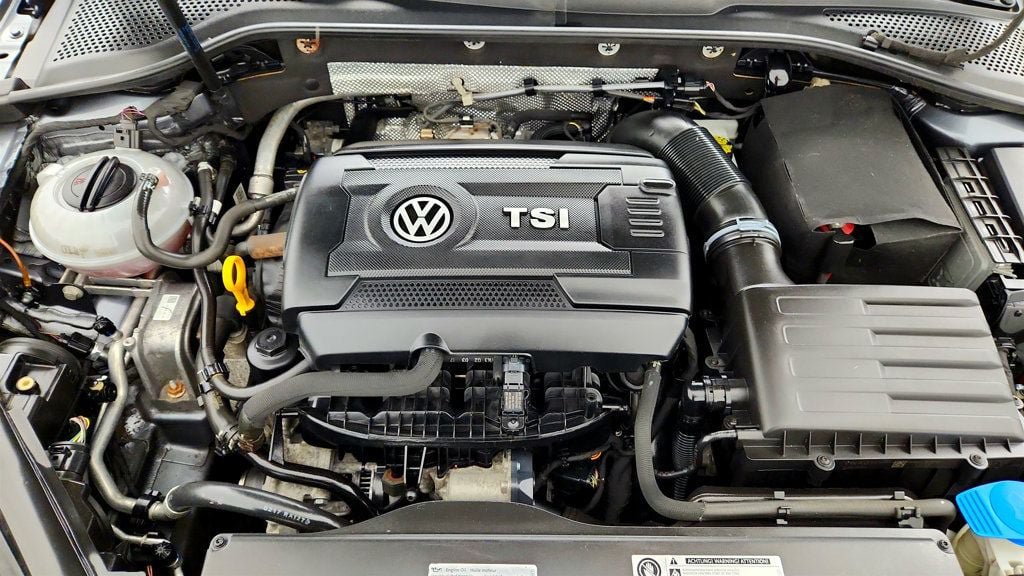 Used 2017 Volkswagen Golf S AWD/4WD image 26