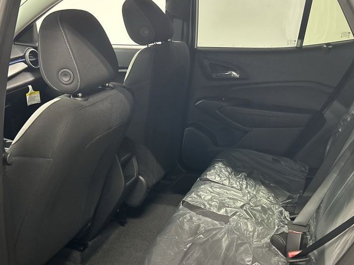 New 2026 Chevrolet Trax LS w/ LS Convenience Package FWD image 19