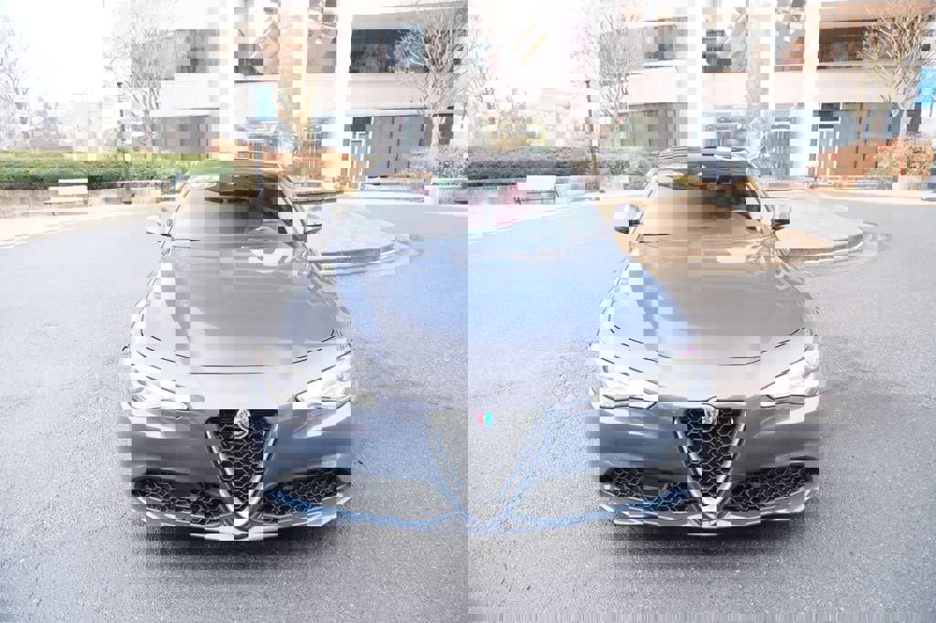 Used 2019 Alfa Romeo Giulia Ti w/ Quick Order Package 22Z Lusso image 3