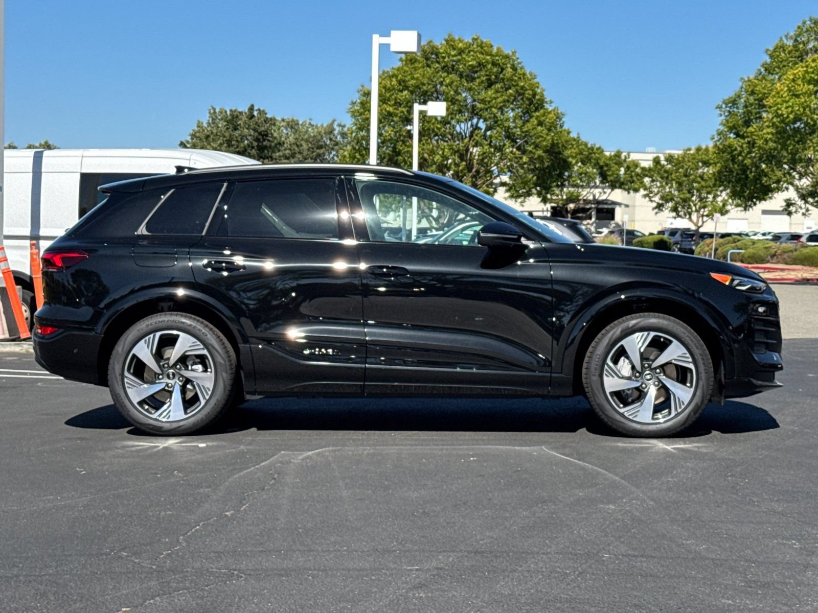 New 2027 Audi Q6 e-tron Premium AWD/4WD image 7